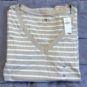 Brand new V-neck Gap T-shirt